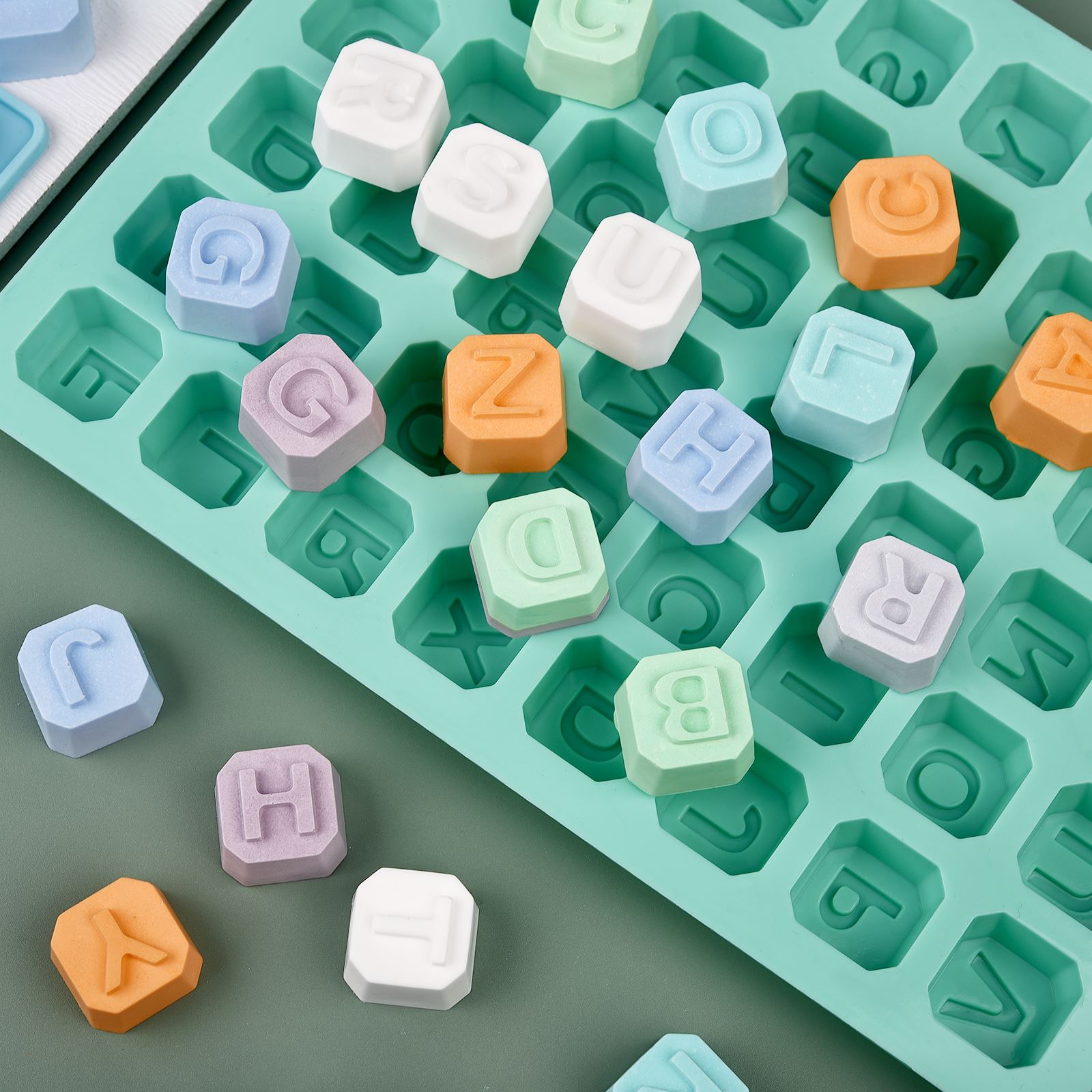 48 Letter Enghish Alphabet let - Soap Making Kits recension och pris