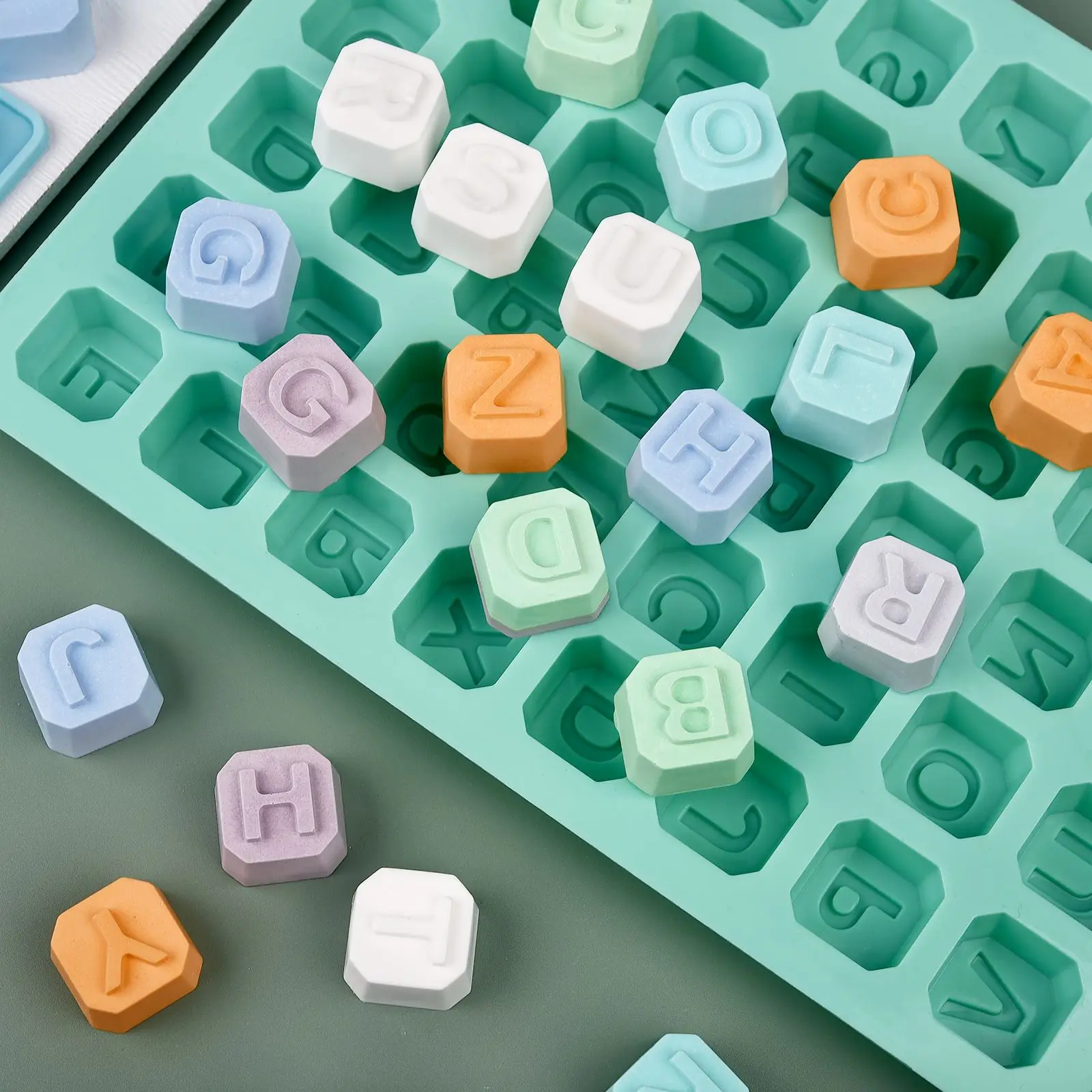 48 Letter Enghish Alphabet let - Soap Making Kits recension och pris